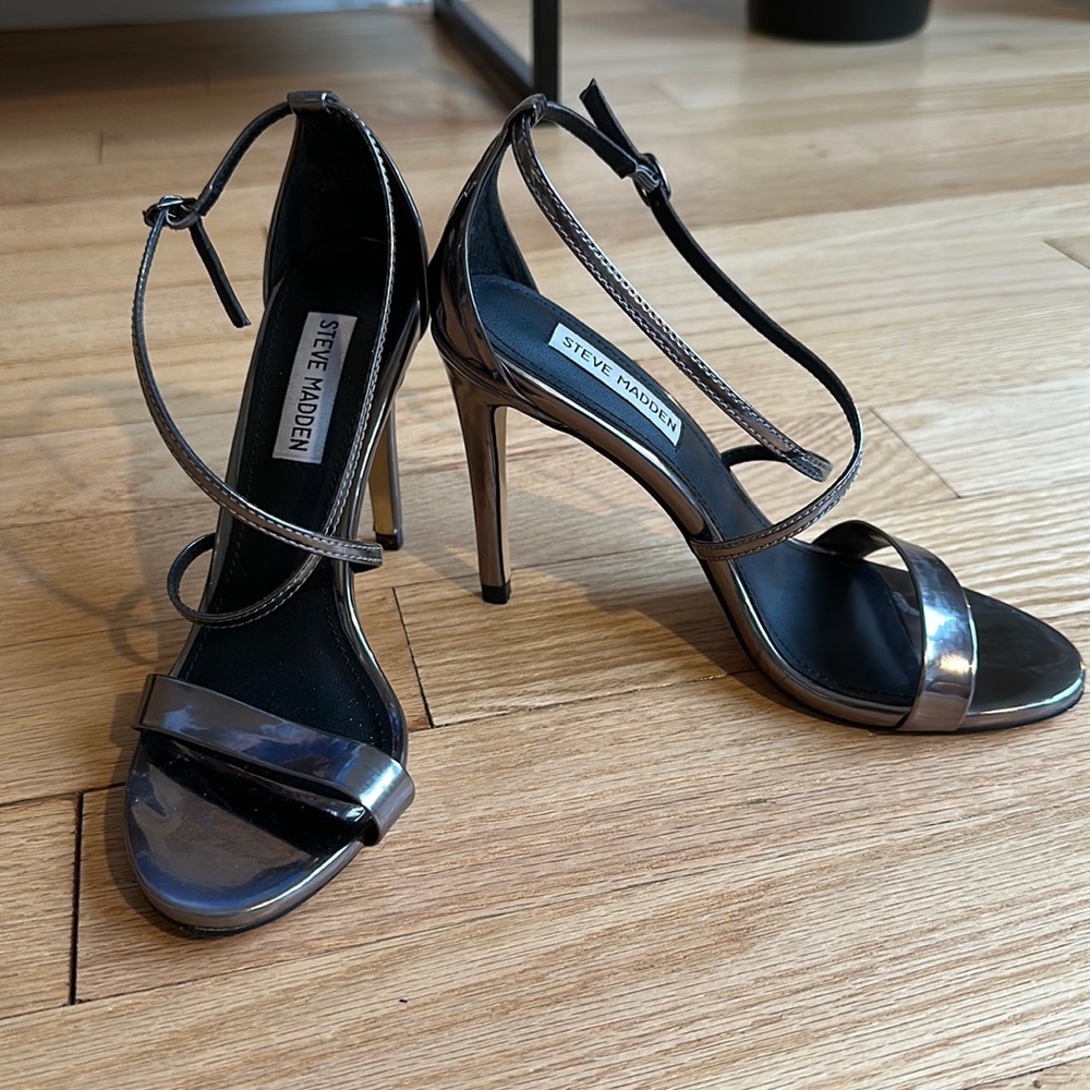Steve Madden Silver Metallic Heels